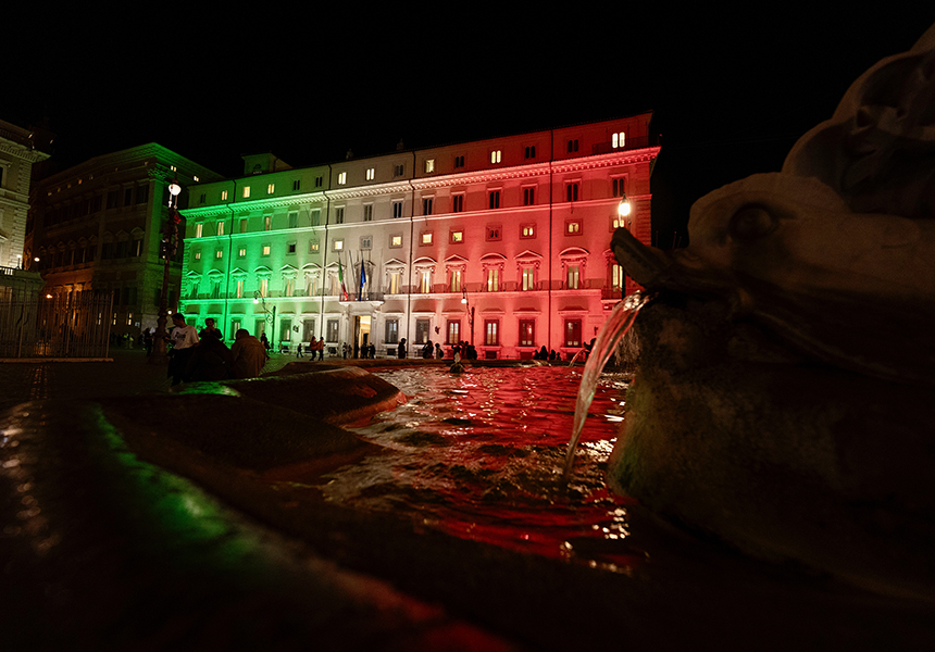 Giorno dell’Unità Nazionale e Giornata delle Forze Armate, Palazzo Chigi si illumina con il Tricolore – www.governo.it