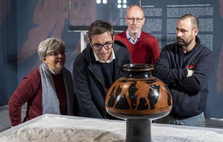 Cultura, i vasi di Panitteri ad Agrigento dopo due secoli. Schifani: «Mostra di rilievo»