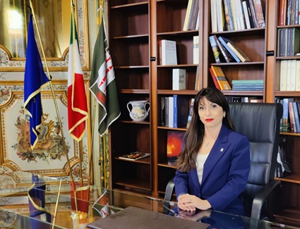 Passaggio di consegne tra Donatella Tesei e Stefania Proietti. La nuova Presidente: “L’Umbria deve recuperare centralità in ambito nazionale, occorre un cambiamento radicale basato sulle migliori competenze. Chiederò a breve un confronto con la Presidente del Consiglio e diversi Ministri” – www.regione.umbria.it