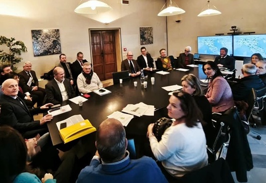 PFAS, tavolo istituzionale della Regione Umbria. L’assessore De Luca: “Avviato percorso per sistema di monitoraggio in tutta la regione per garantire la massima sicurezza. Evitare qualsiasi situazione di rischio in futuro” – www.regione.umbria.it