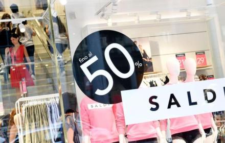 Saldi, in Sicilia si parte il 4 gennaio. Tamajo: «Occasione di rilancio per il commercio»