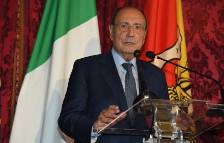 Reddito di povertà, Schifani: «Boom di richieste, pensiamo di finanziare 10 mila famiglie»

   – www.regione.sicilia.it