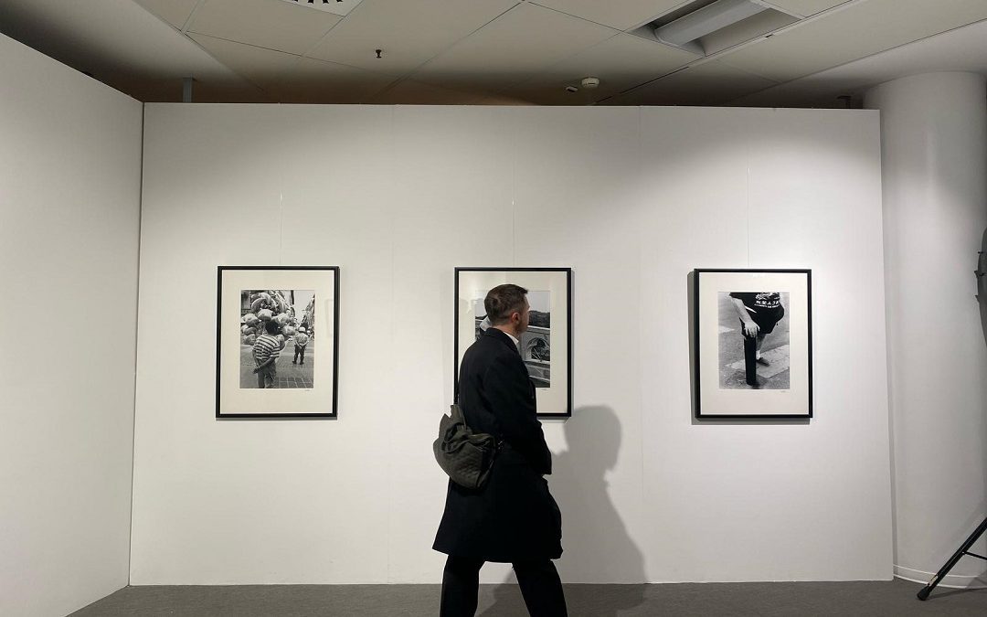 Inaugurata ‘Persone e cose’, in mostra le fotografie di Paolo Novelli – www.lombardianotizie.online