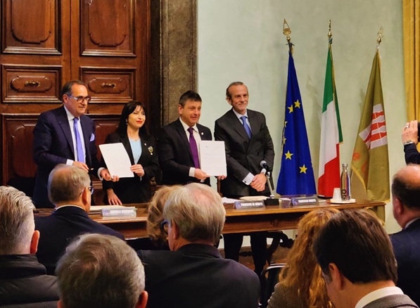 Gruppo Mediocredito Centrale e Gepafin firmano a Palazzo Donini un protocollo di intesa che rende possibile finanziare anticipatamente i contributi a fondo perduto. Presidente Proietti: “Strumenti concreti a disposizione anche delle imprese medio-piccole” – www.regione.umbria.it