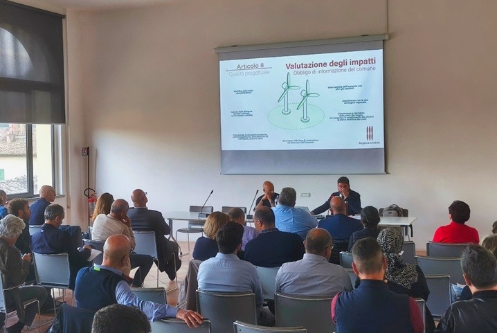 La Legge sulle aree idonee non si ferma, Thomas De Luca: “Un successo il percorso di partecipazione, le istanze sono recepite e proseguiamo spediti con l’iter” – www.regione.umbria.it