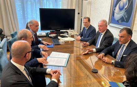 STMicroelectronics, Dagnino eTamajo firmano contratto per rilanciare sito di Catania