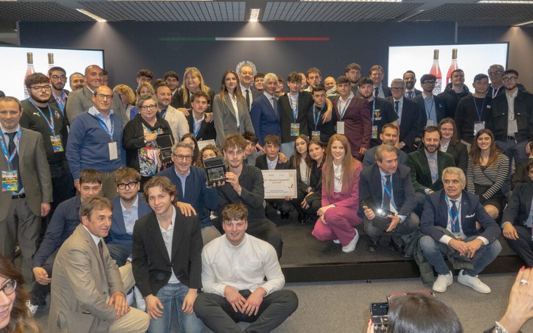 Vinitaly, 9° Concorso Enologico Istituti Agrari Masaf-MiM-CREA-Renisa: il ministro Andrea Abodi e il SS Patrizio La Pietra premiano le classi vincitrici – www.masaf.gov.it