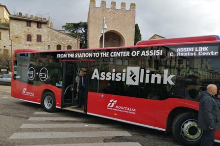 Flussi turistici legati al Giubileo, Busitalia aumenta le corse dell’Assisi Link e estende l’orario dell’Orvieto Link. Assessore De Rebotti: “Le interlocuzioni avviate da tempo consentono alla Regione di gestire meglio gli arrivi dei pellegrini” – www.regione.umbria.it