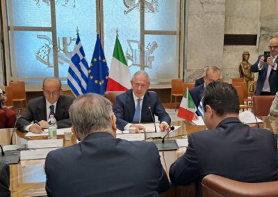 Urso firma due MoU con i ministri Theodorikakos e Papastergiou su PMI e IA – www.mimit.gov.it