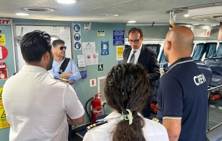 Ustica-Palermo, ispezione di Aricò dopo ritardi: «Da domani nuova imbarcazione»
