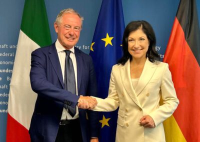 Urso a Berlino incontra ministra Reiche, “Piena intesa su neutralità tecnologica e flessibilità” – www.mimit.gov.it