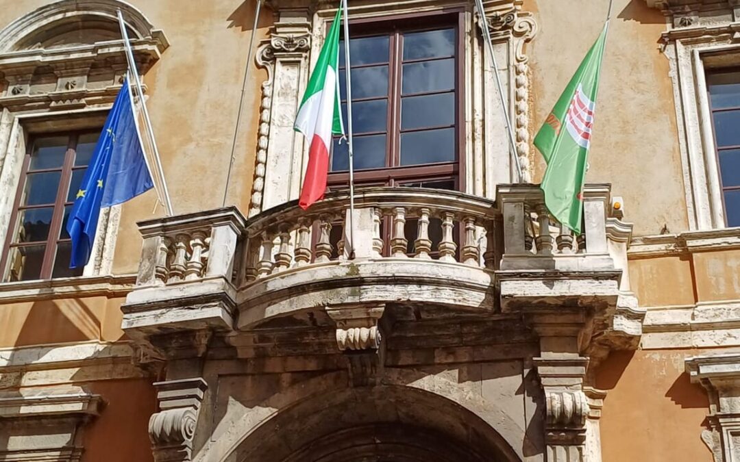 Bandiere a mezz’asta anche in Umbria per i tre carabinieri deceduti – www.regione.umbria.it