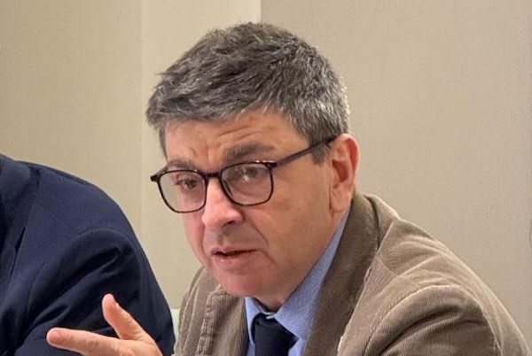 Trasporto ferroviario, assessore De Rebotti: “Siamo soddisfatti che la richiesta di un incontro tra i vertici nazionali e le Regioni Umbria, Toscana, Lazio sia stata accolta – www.regione.umbria.it