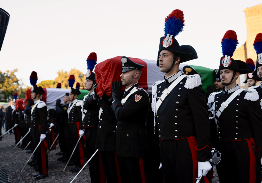 Il Presidente Meloni alle esequie dei tre Carabinieri deceduti nell’esplosione avvenuta nel Veronese – www.governo.it