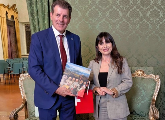 La presidente Stefania Proietti ha ricevuto a Palazzo Donini l’ambasciatore della Confederazione Svizzera in Italia, Roberto Balzaretti – www.regione.umbria.it