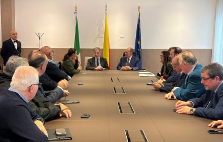 Regionali, Schifani: «In Finanziaria i fondi per il contratto 2025-2027. Segnale di grande attenzione»

   – www.regione.sicilia.it