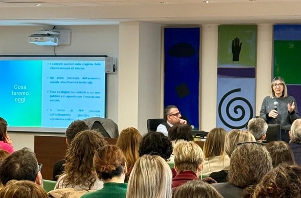 Aperto questa mattina al Broletto il corso “Partenariato speciale pubblico-privato”, promosso da Suap e Anci Umbria su impulso del Servizio Coordinamento PNRR e PNC e Riqualificazione Urbana della Regione – www.regione.umbria.it