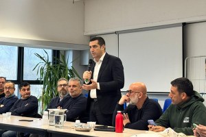 Il presidente de Pascale all’assemblea dei lavoratori Gaggio Tech – imprese.regione.emilia-romagna.it