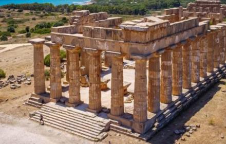 Beni culturali, la Fiamma Olimpica fa tappa al Parco archeologico di Selinunte