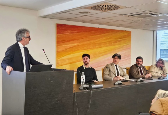 Regione Umbria, Arpa e Università La Sapienza presentano il progetto di monitoraggio avanzato e mappatura delle emissioni nell’area siderurgica di Terni. L’assessore Thomas De Luca: “Prima vera applicazione pratica dell’Accordo di Programma AST in materia di qualità dell’aria” – www.regione.umbria.it