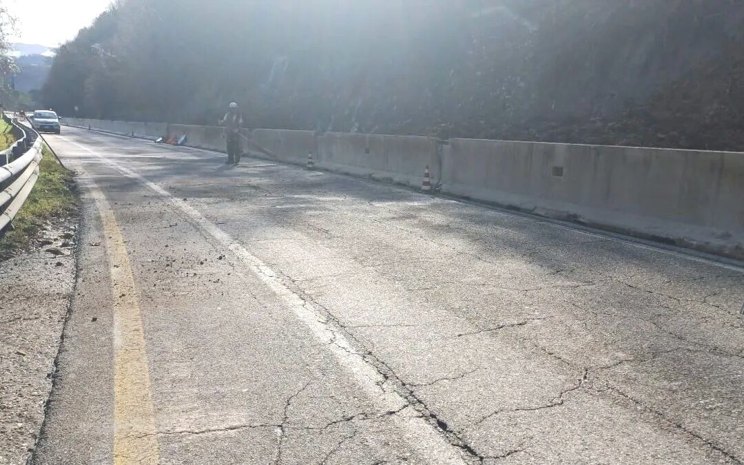 Strada Flaminia, riaperta la viabilità a Strettura dopo lo smottamento. La presidente Proietti: “Risposta rapida per i cittadini, ora a lavoro per soluzione strutturale” – www.regione.umbria.it