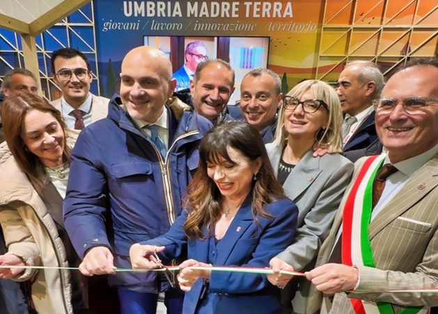 57^ Agriumbria, la Regione presenta uno spazio istituzionale ricco di appuntamenti: focus sui bandi del Csr in uscita. Fino a domani presso Umbriafiere l’appuntamento con la mostra dell’Agricoltura, Zootecnia e Alimentazione, punto di riferimento per la valorizzazione del settore – www.regione.umbria.it