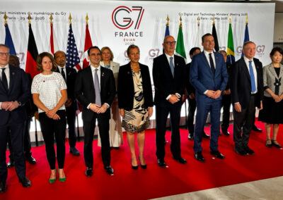Urso porta a Parigi il modello italiano su IA e data center, “autonomia strategica e visione antropocentrica per governare l’IA” – www.mimit.gov.it