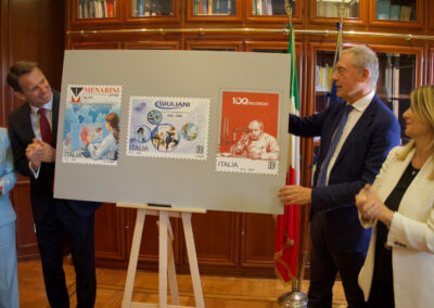 presentati al Mimit i francobolli dedicati a Menarini, Recordati e Giuliani, eccellenze della farmaceutica italiana – www.mimit.gov.it