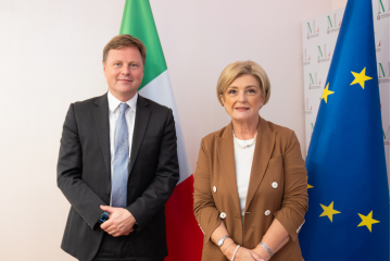 Il Ministro Calderone riceve l’Ambasciatore UK Stephen Hickey – www.lavoro.gov.it
